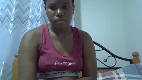 Snapshot of osoprettyebony chatting on 09.25.25 osoprettyebony online show from 09.25.25