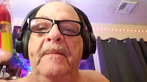 Snapshot of ou8124824 chatting on 10.10.25 ou8124824 online show from 10.10.25