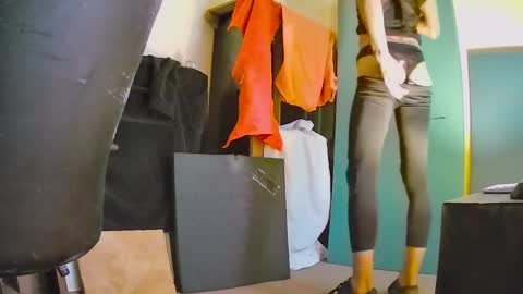 Snapshot of outtamatik chatting on 01.31.25 G online show from 01.31.25