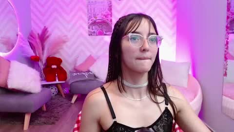 Snapshot of ozzy_clay chatting on 02.07.25 ozzy online show from 02.07.25