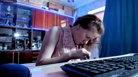 Ella online show from 09.09.25