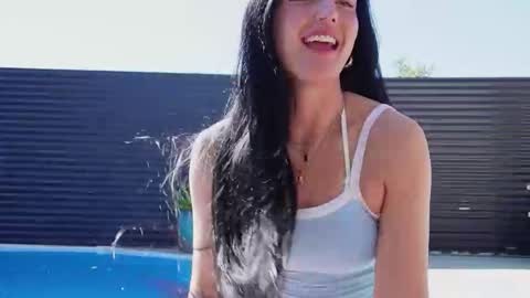 Snapshot of pakeha_princess chatting on 09.14.25 Holly  online show from 09.14.25
