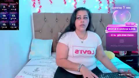 Snapshot of pamelaasshorny chatting on 01.07.25 Pamela online show from 01.07.25