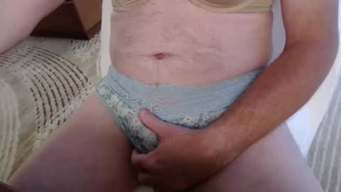 Snapshot of panties17 chatting on 11.02.25 Europa1974 online show from 11.02.25