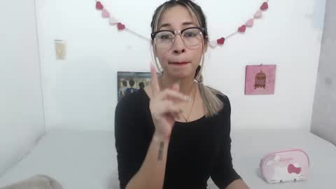 Paola online show from 02.18.25