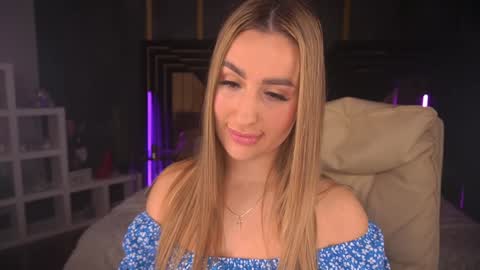 Snapshot of paolamola chatting on 02.01.25 Lia online show from 02.01.25