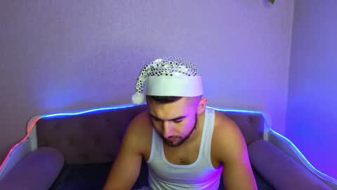 Snapshot of paradisepleasure_ chatting on 12.30.24 Allie Alex Thumbs up if you like us online show from 12.30.24