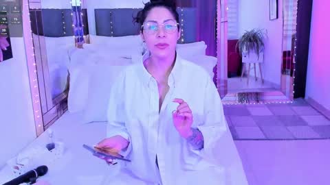 Mia online show from 03.09.25