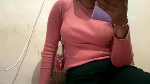 Snapshot of parneetu_642 chatting on 12.02.25 parneetu_642 online show from 12.02.25