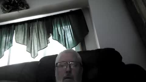 Snapshot of part86 chatting on 12.28.24 part86 online show from 12.28.24