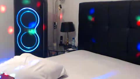 Snapshot of passiekoppel chatting on 12.29.24 Sexy Prinsesje Celina and my Boyfriend Fred Follow Passiekoppel on TwitterREAD BIO online show from 12.29.24