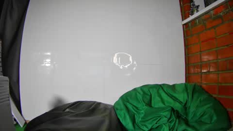 Snapshot of passion_luna chatting on 03.05.25 LunaAlan online show from 03.05.25