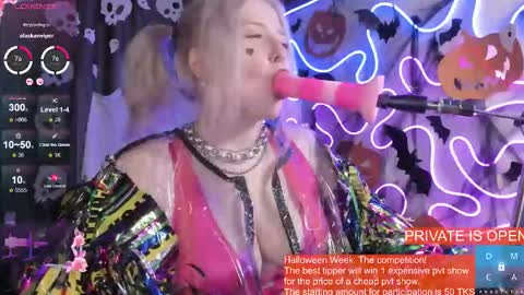 Snapshot of passion_luna chatting on 10.31.25 LunaAlan online show from 10.31.25