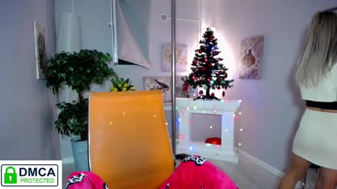 Snapshot of passionate_babe chatting on 12.07.24 I have returned from vacation and I am glad to share my energy and emotions with you online show from 12.07.24