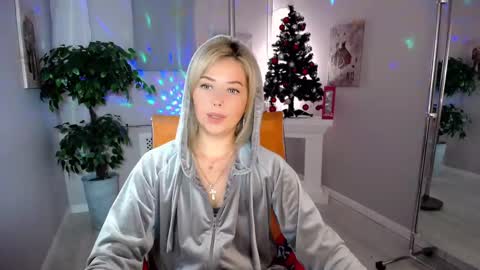 Snapshot of passionate_babe chatting on 01.18.25 I have returned from vacation and I am glad to share my energy and emotions with you online show from 01.18.25
