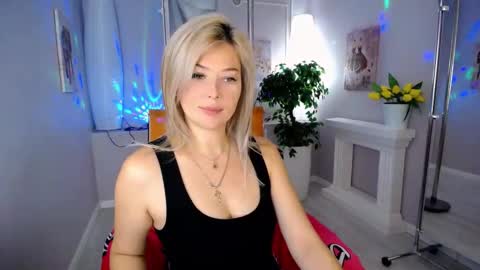 Snapshot of passionate_babe chatting on 09.18.25 I have returned from vacation and I am glad to share my energy and emotions with you online show from 09.18.25