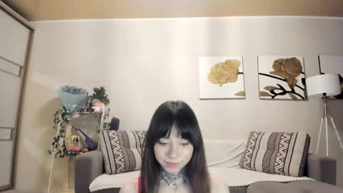 Snapshot of passionate_isabella chatting on 09.22.25 Bella online show from 09.22.25