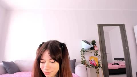 Snapshot of passionate_isabella chatting on 10.22.25 Bella online show from 10.22.25