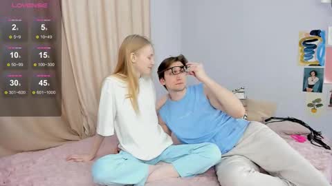 We Katrin and Moris online show from 10.07.25