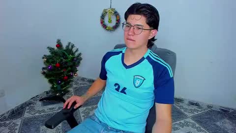 Snapshot of patrik027 chatting on 12.14.24 .... online show from 12.14.24
