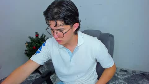 Snapshot of patrik027 chatting on 12.21.24 .... online show from 12.21.24