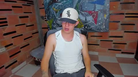 Snapshot of patrik027 chatting on 02.04.25 .... online show from 02.04.25