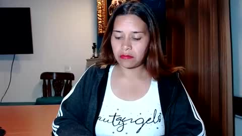 Snapshot of paula_anderson chatting on 01.09.25 PAULA online show from 01.09.25