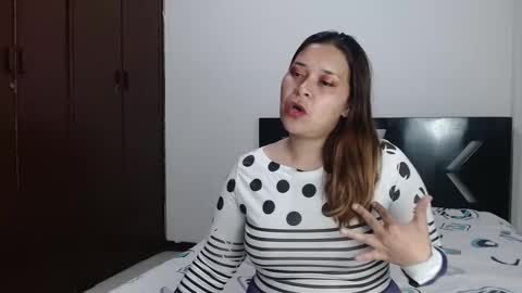 Snapshot of paula_anderson chatting on 10.06.25 PAULA online show from 10.06.25