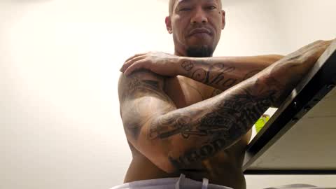 Snapshot of pcuddy3 chatting on 02.20.25 Phenomenal online show from 02.20.25