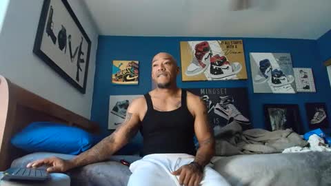 Snapshot of pcuddy3 chatting on 11.07.25 Phenomenal online show from 11.07.25