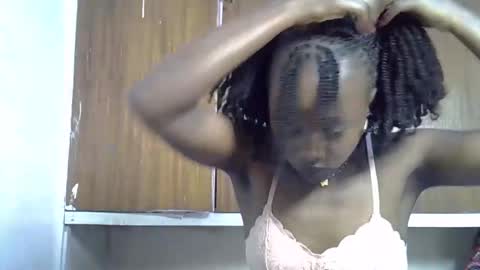 Snapshot of peachy_ebony chatting on 10.26.25 peachy_ebony online show from 10.26.25
