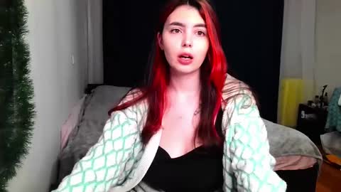 Snapshot of peachybabe__ chatting on 12.22.24 Peachy online show from 12.22.24