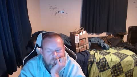 Snapshot of pecker40 chatting on 01.12.25 pecker40 online show from 01.12.25