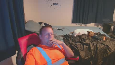 Snapshot of pecker40 chatting on 10.12.25 pecker40 online show from 10.12.25