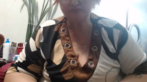 Snapshot of peggysoft chatting on 10.15.25 PeggySoft online show from 10.15.25