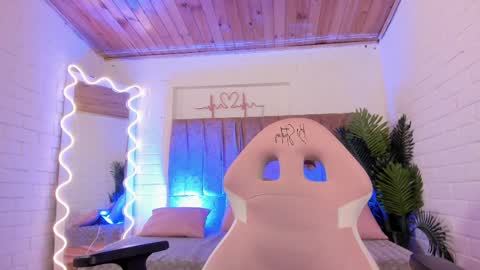 penelope online show from 02.23.25