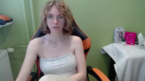 Snapshot of penny_lust chatting on 11.21.25 Penny online show from 11.21.25