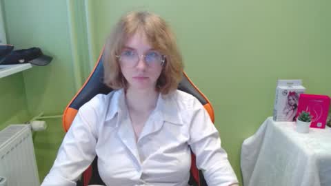 Snapshot of penny_lust chatting on 11.25.25 Penny online show from 11.25.25