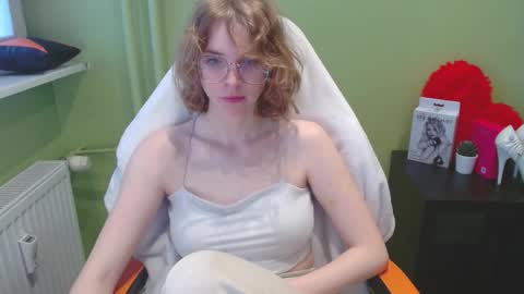 Snapshot of penny_lust chatting on 12.03.25 Penny online show from 12.03.25