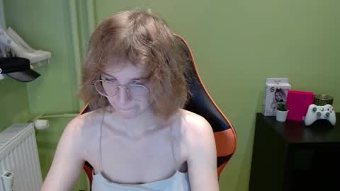 Snapshot of penny_lust chatting on 12.05.25 Penny online show from 12.05.25