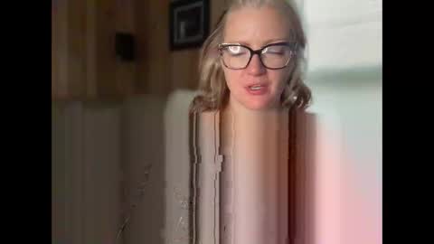 Snapshot of perfectnips742 chatting on 10.11.25 Nelly online show from 10.11.25