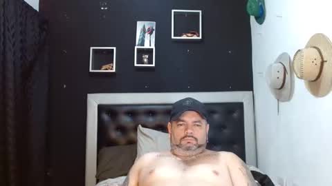 Snapshot of perverseveteranmanxxx chatting on 02.01.25 Carlos online show from 02.01.25