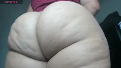 Snapshot of pervertt_mommy chatting on 02.12.25  Alexandra  online show from 02.12.25