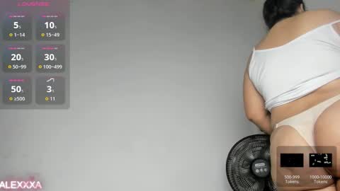 Snapshot of pervertt_mommy chatting on 09.15.25  Alexandra  online show from 09.15.25