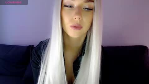 Snapshot of pervyblonde chatting on 12.25.24 Isabella online show from 12.25.24