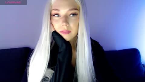Snapshot of pervyblonde chatting on 01.12.25 Isabella online show from 01.12.25