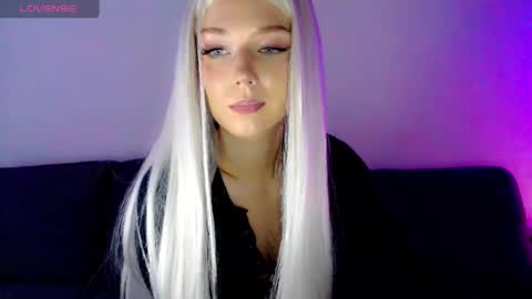 Snapshot of pervyblonde chatting on 01.17.25 Isabella online show from 01.17.25