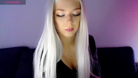 Snapshot of pervyblonde chatting on 01.23.25 Isabella online show from 01.23.25