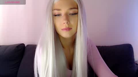 Snapshot of pervyblonde chatting on 02.21.25 Isabella online show from 02.21.25