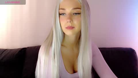 Snapshot of pervyblonde chatting on 03.09.25 Isabella online show from 03.09.25